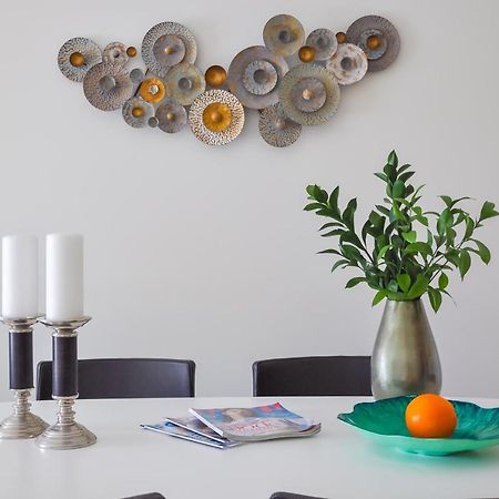 Lovelystay - 2Br Modern, Pool Access, Close To Marina & Beach كوارتيرا المظهر الخارجي الصورة