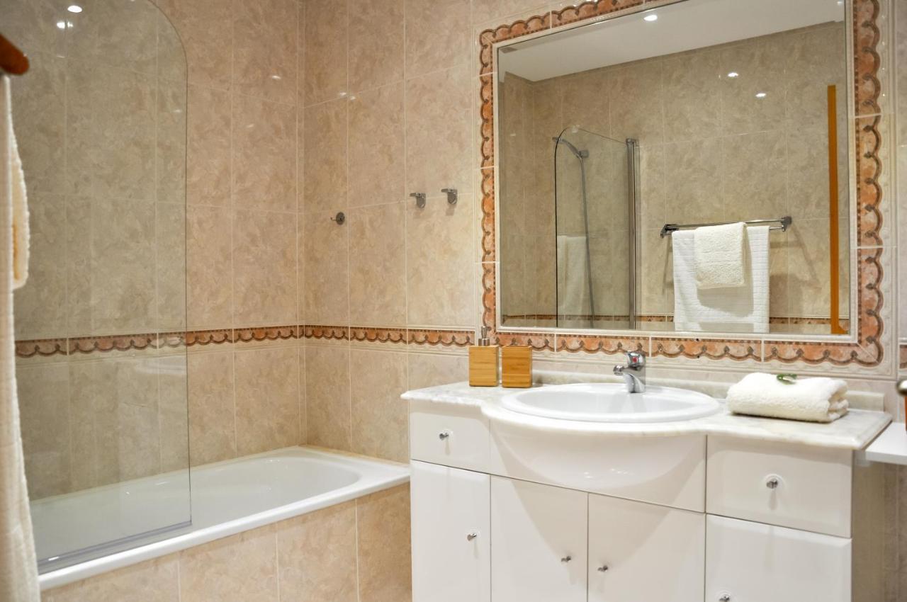Lovelystay - 2Br Modern, Pool Access, Close To Marina & Beach كوارتيرا المظهر الخارجي الصورة